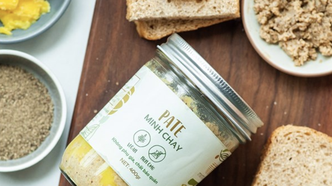 Nhieu nguoi giu hop pate Minh Chay lam chung cu hinh anh