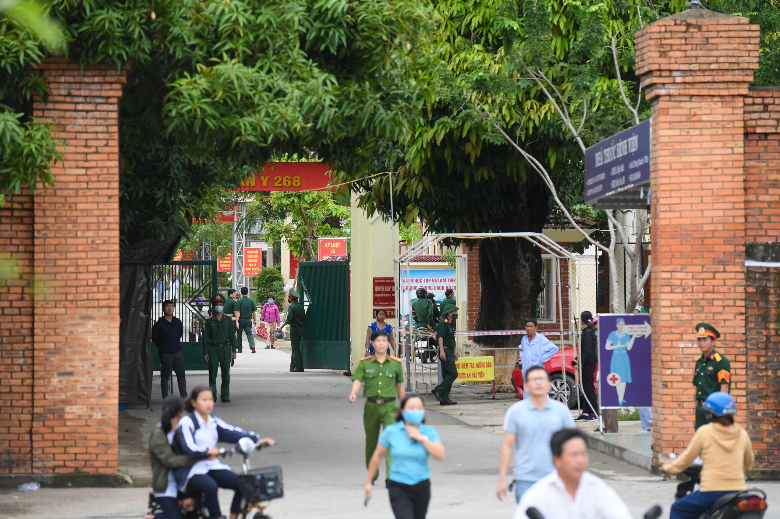 13 nguoi mat lien lac o Rao Trang anh 1