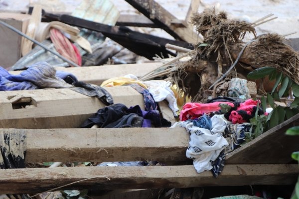 Nan nhan vu sat lo o Tra Leng: 'Ca qua doi sap thang xuong 11 ho dan' hinh anh