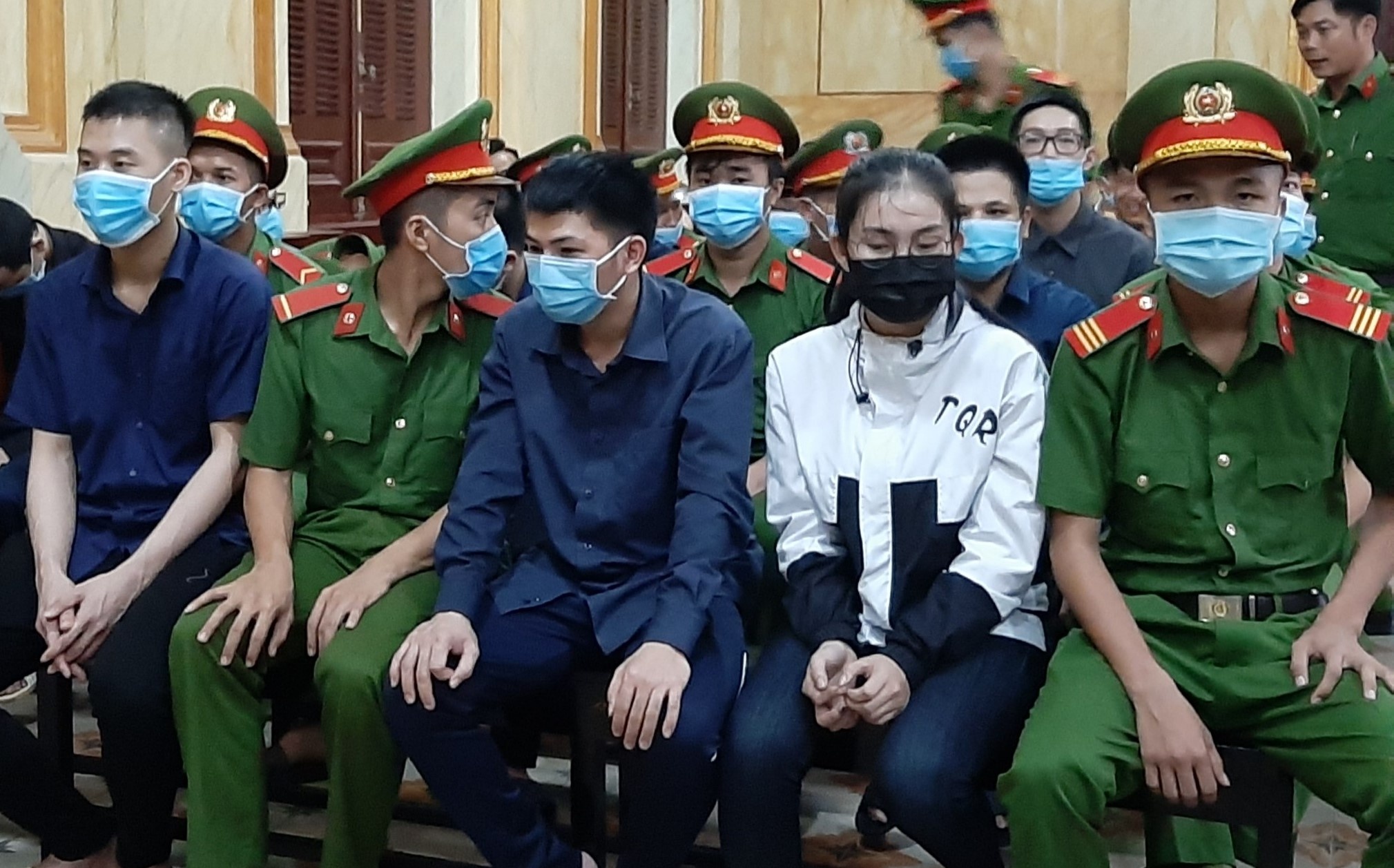 Chu muu vu gia danh cong an linh 15 nam tu hinh anh