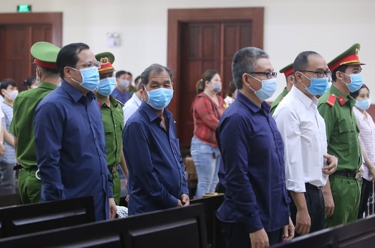 y an 3 nam tu voi tram be anh 1