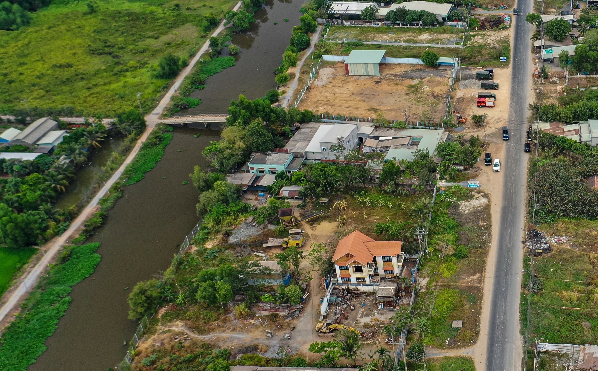 xet xu dong bon tuan khi anh 1