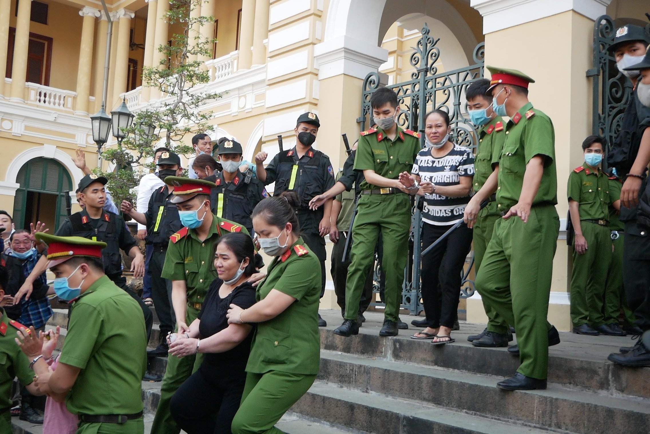 đường dây bà trùm oanh hà ảnh 2 duong day ba trum oanh ha anh 2