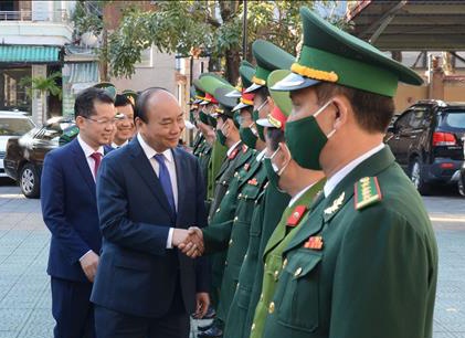 Thu tuong Nguyen Xuan Phuc tham, chuc Tet tai Da Nang hinh anh
