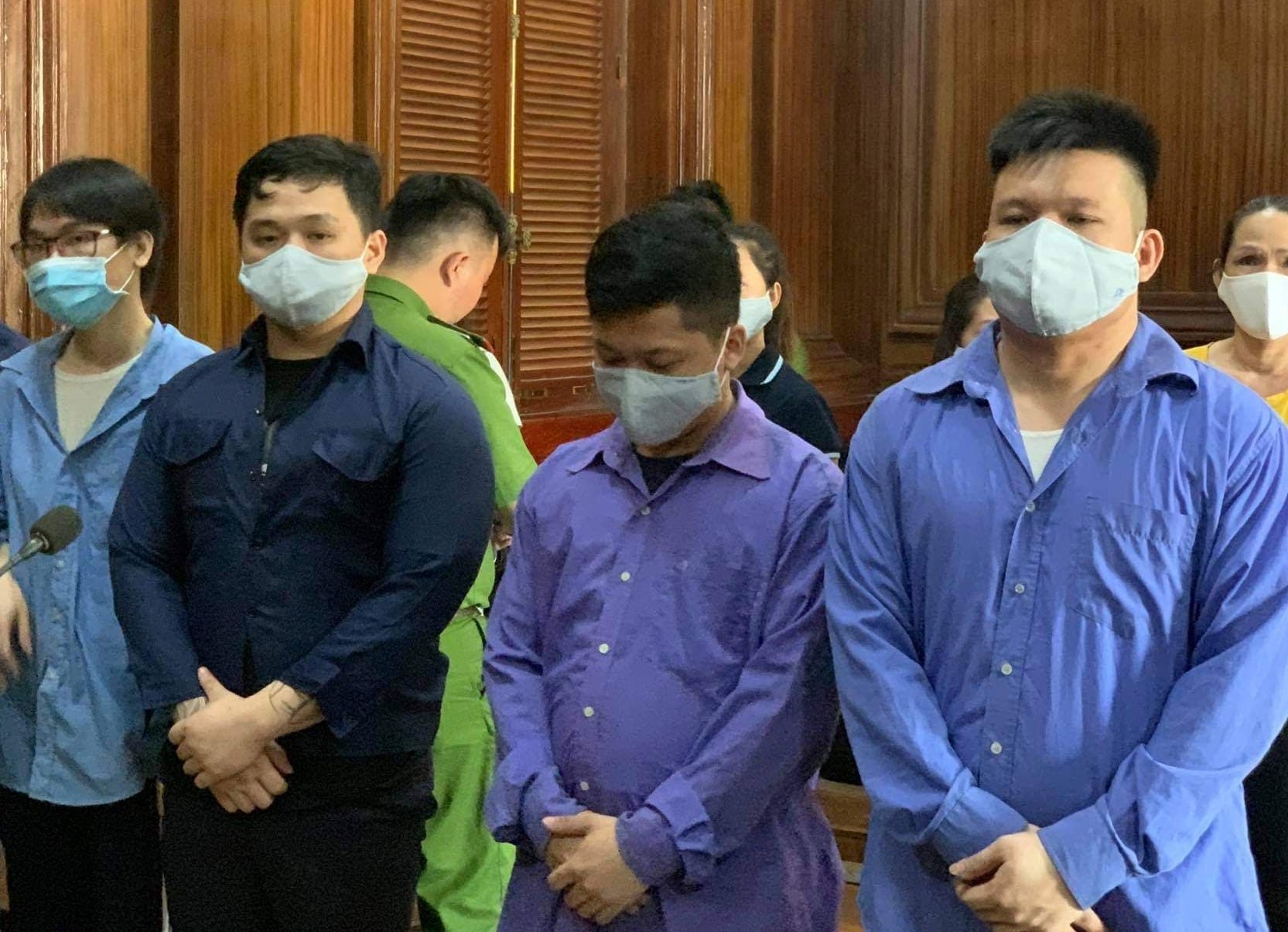 gai khach mua dam trom tai san anh 1