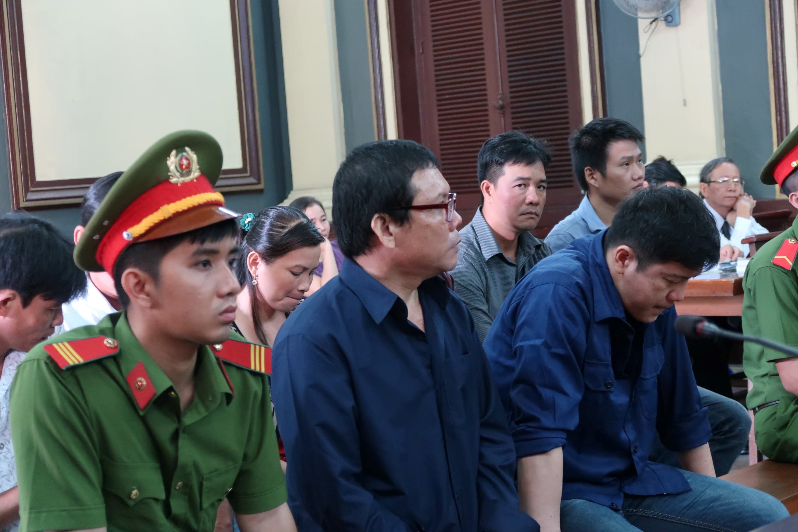 canh sat nhan hoi lo anh 1