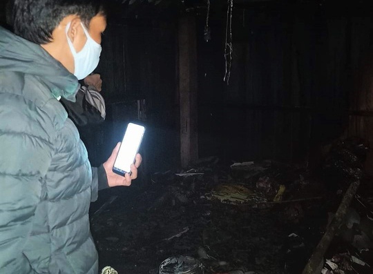 Chay nha trong dem, be 5 thang tuoi tu vong hinh anh