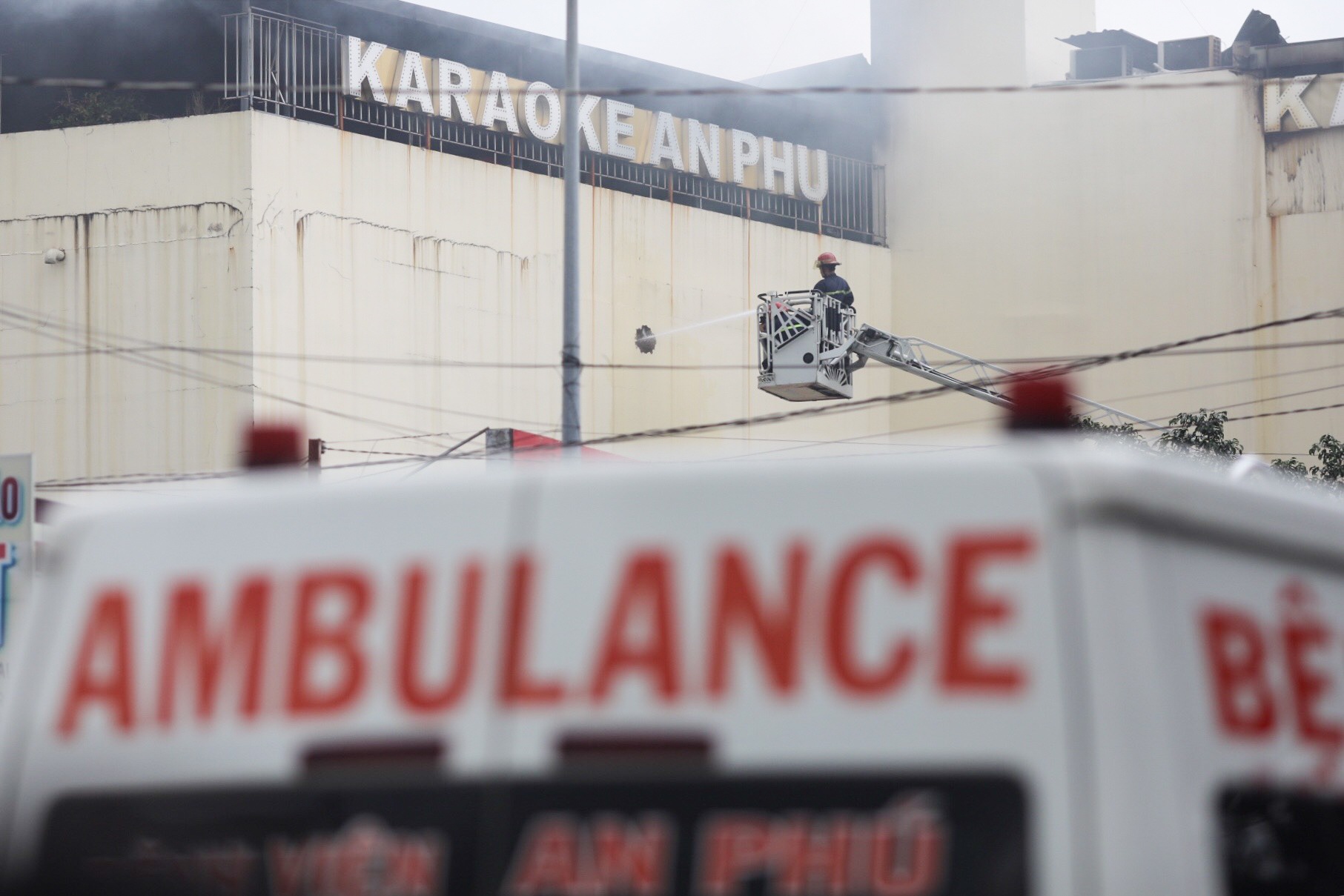 Xay bit bung, vi sao quan karaoke An Phu lot qua khau kiem tra PCCC hinh anh