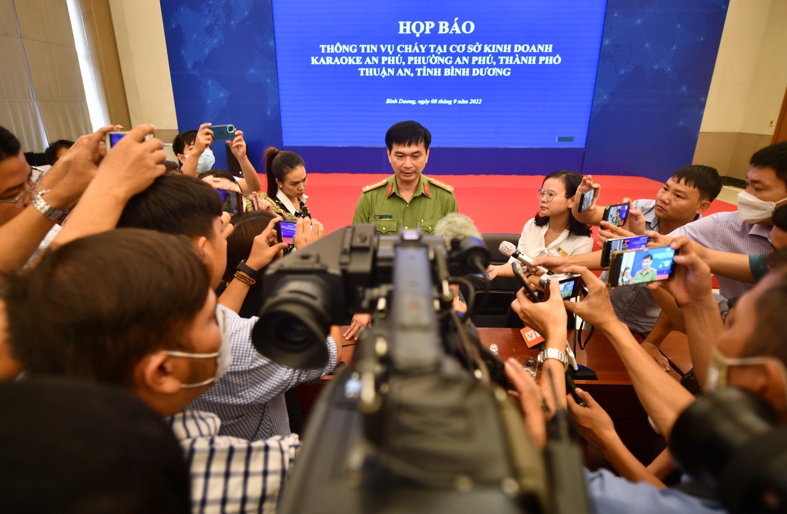 chay quan karaoke Binh Duong anh 1