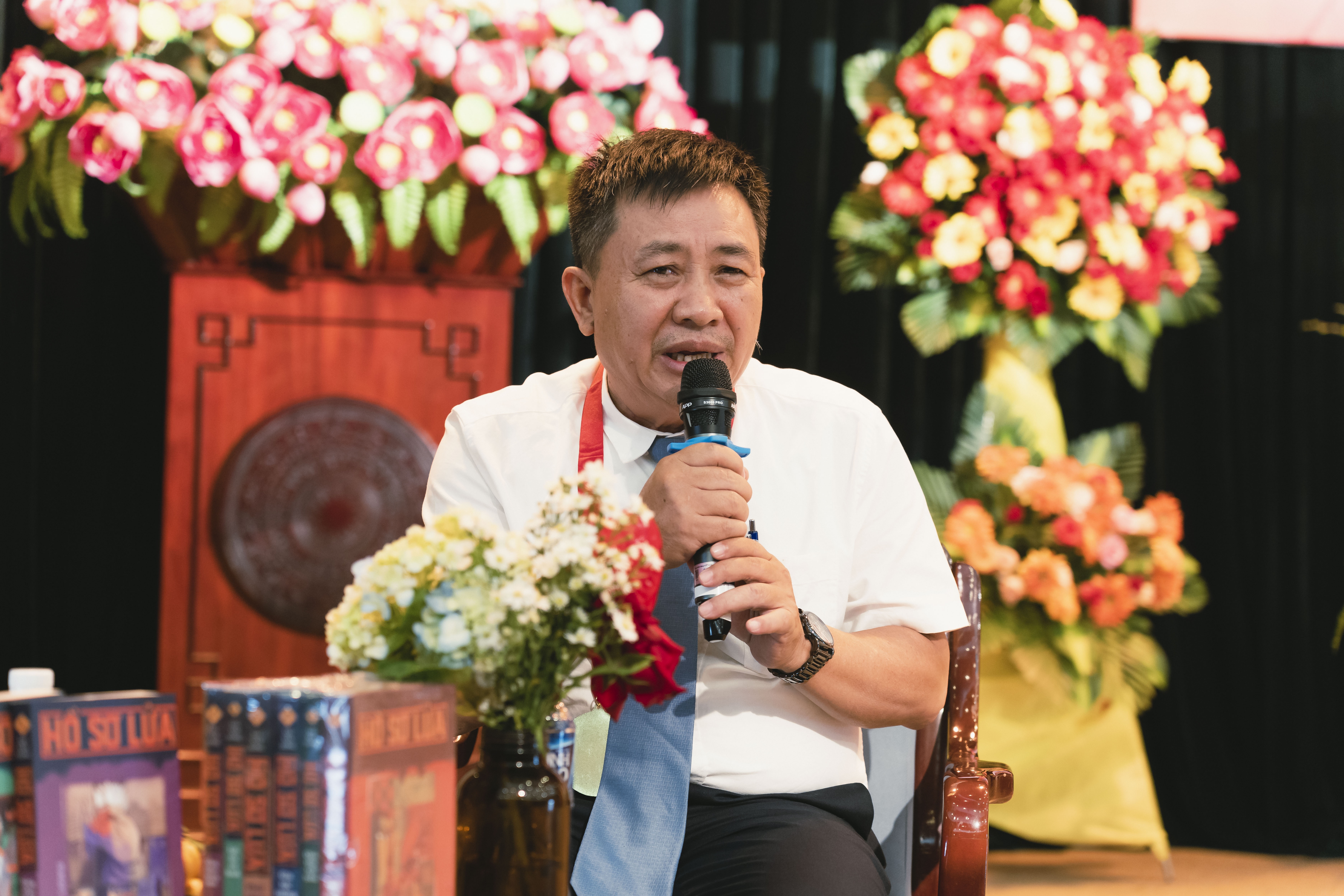 tieu thuyet Ho so lua anh 2