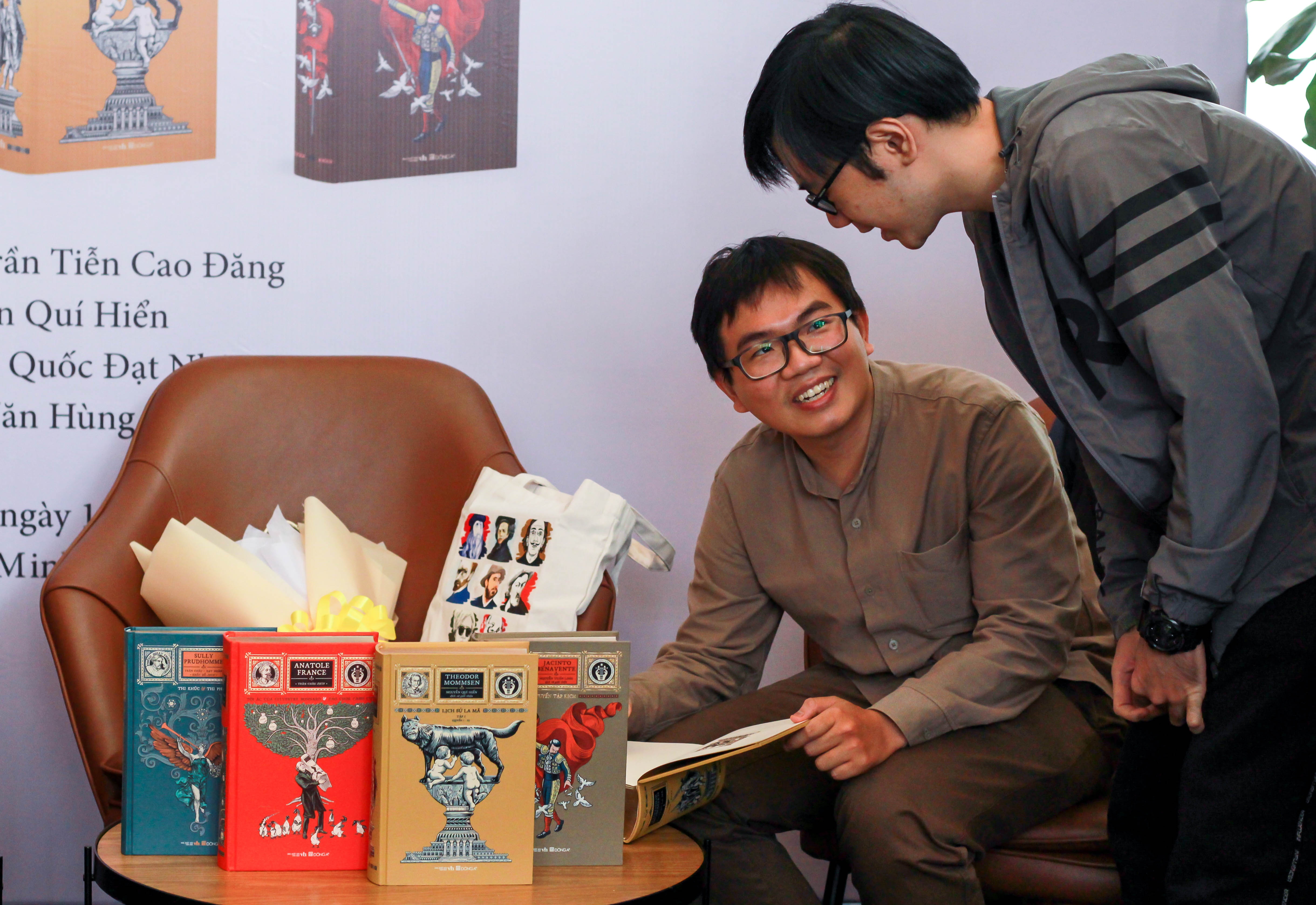 dich tac pham nobel anh 3