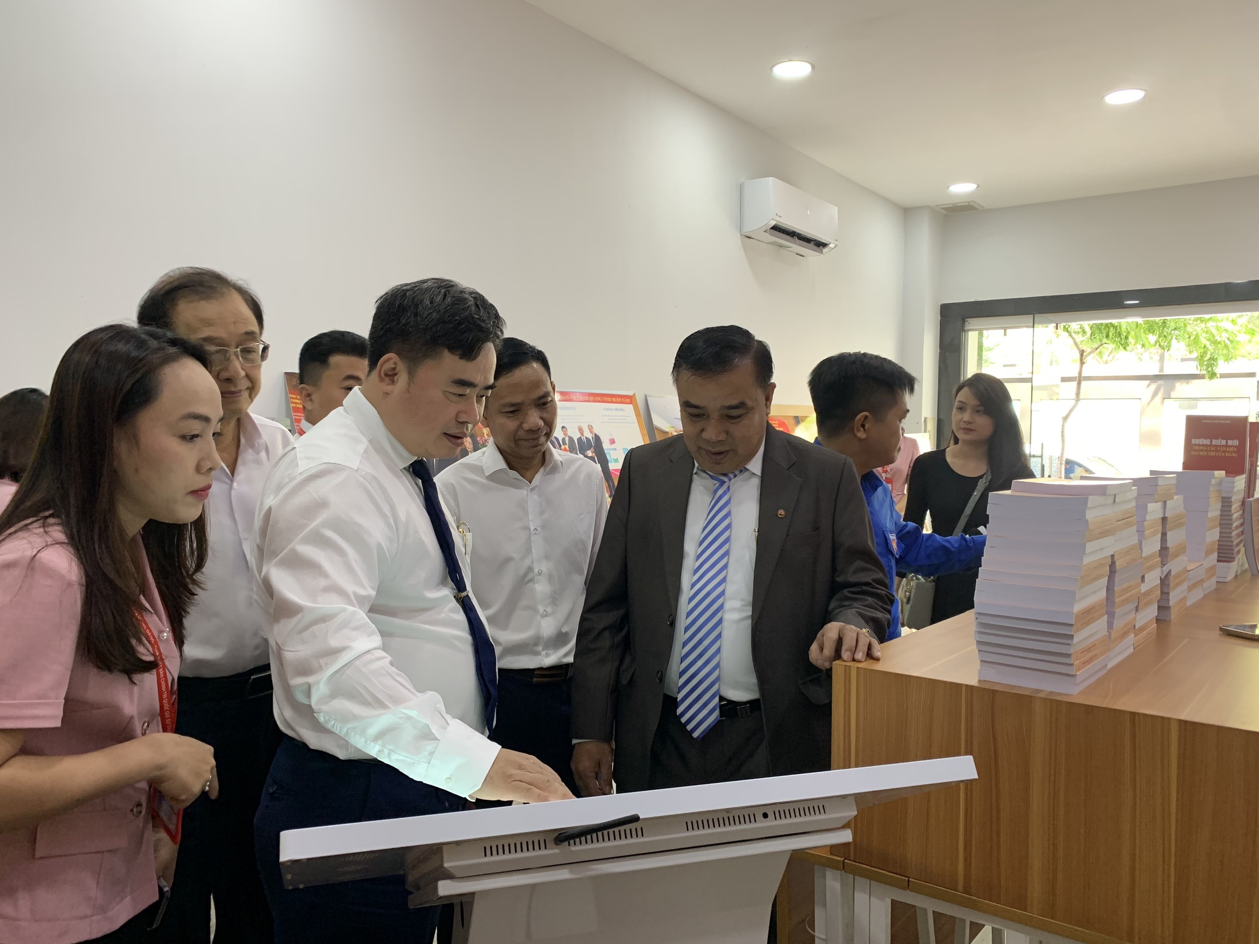 Sach Viet Nam - Lao anh 2