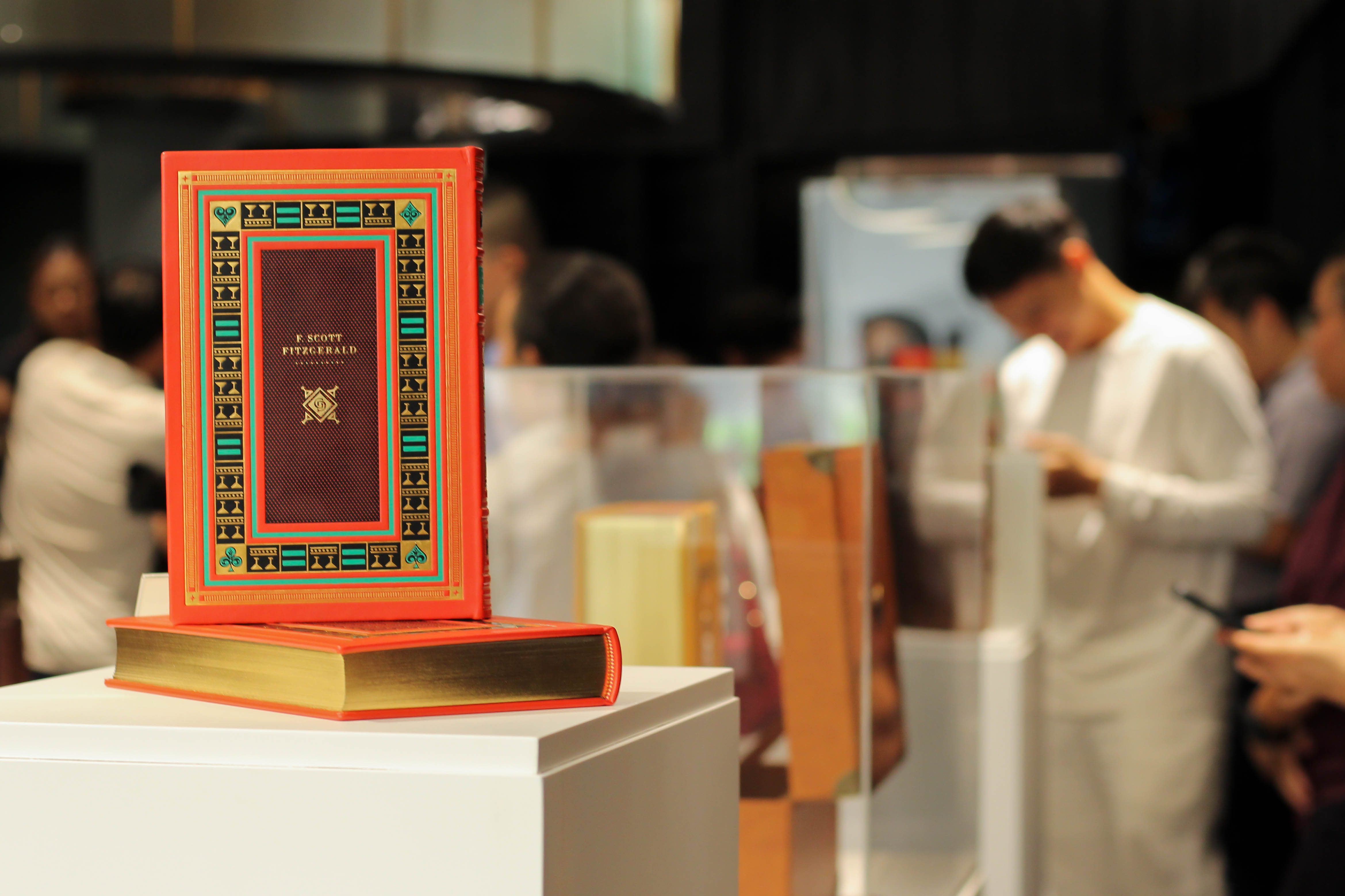 Phien ban sach dac biet anh 1