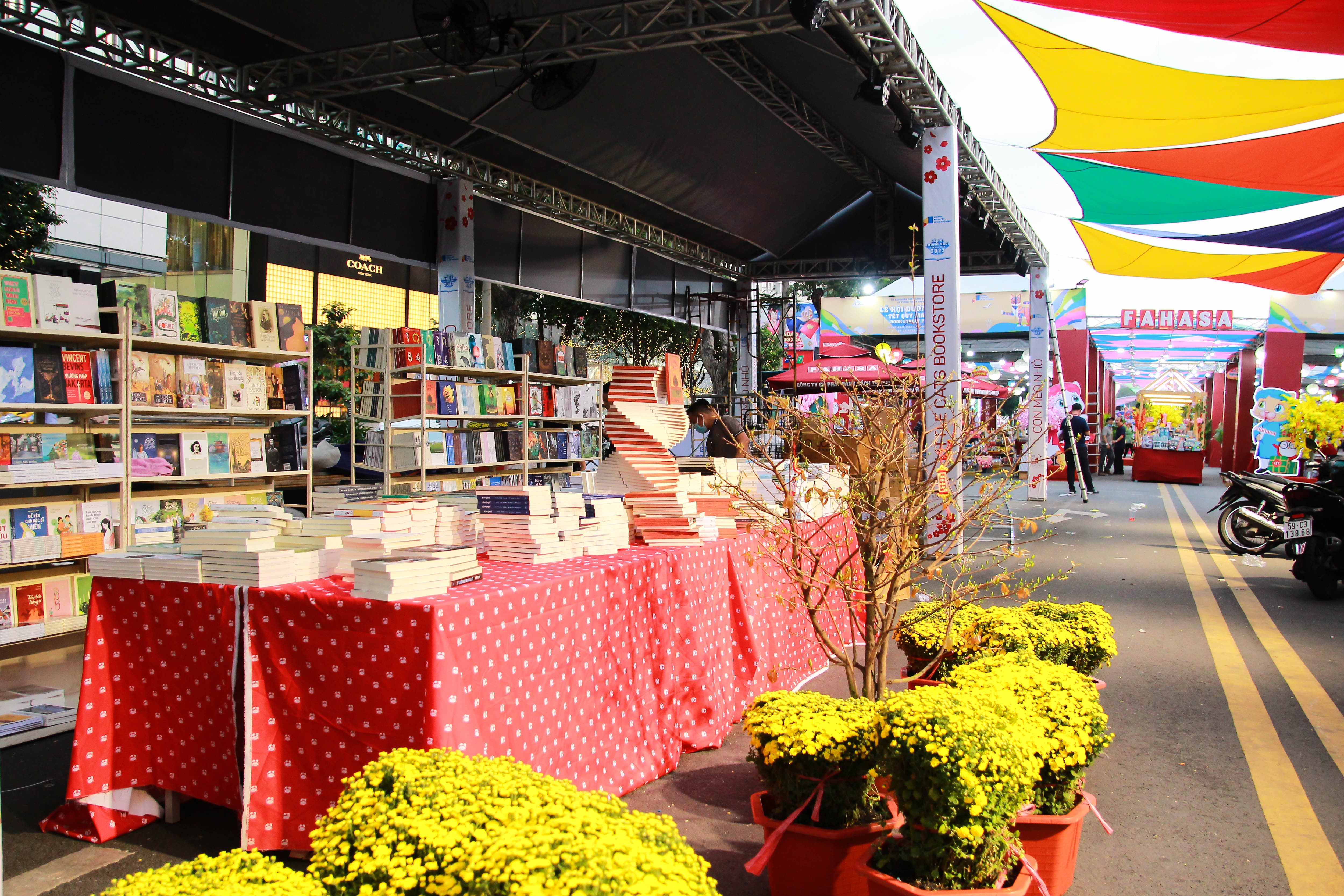 Lễ hội Đường Sách ảnh 3 Le hoi Duong Sach anh 3