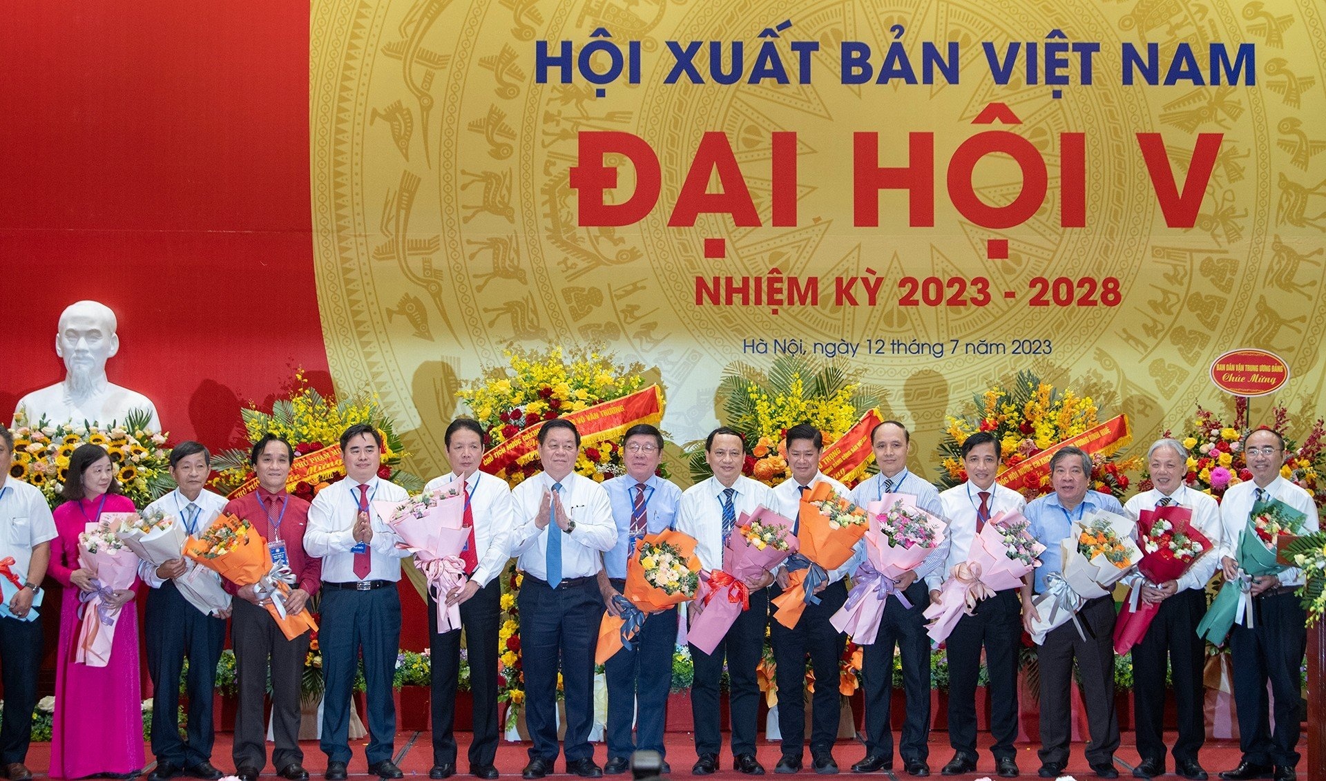 Dai hoi xuat ban anh 1