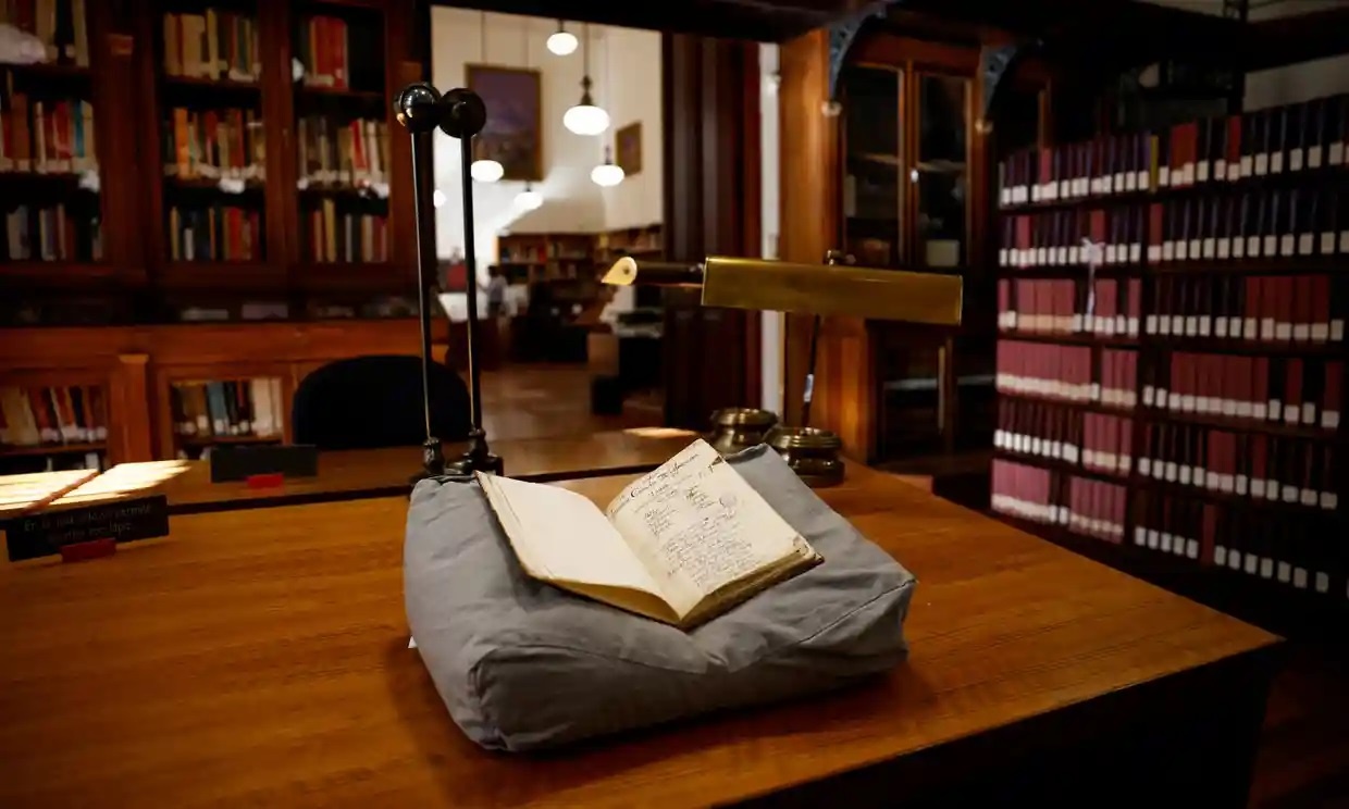 Dung AI de truy tim nguon goc tac pham hinh anh