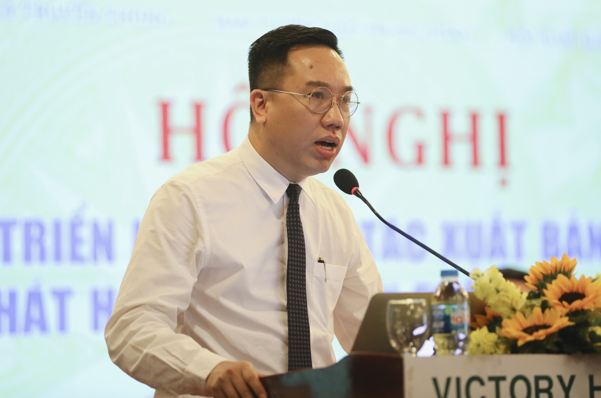 nganh xuat ban anh 4