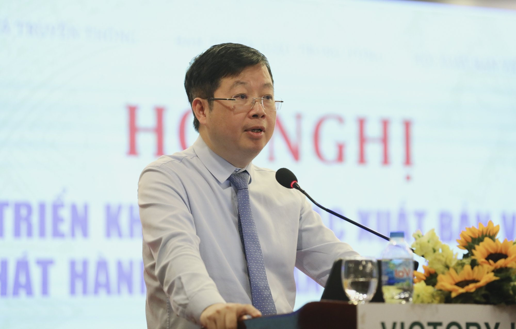 nganh xuat ban anh 1