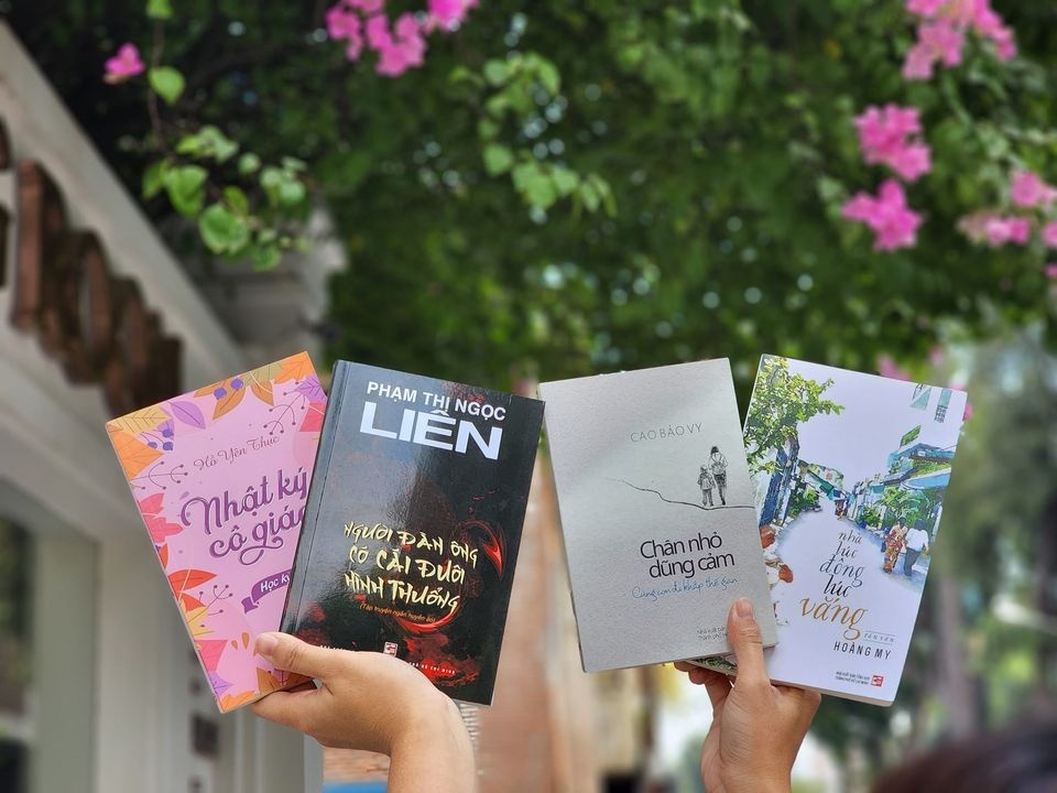 Khi da cam but, nguoi viet khong phan biet nam nu hinh anh