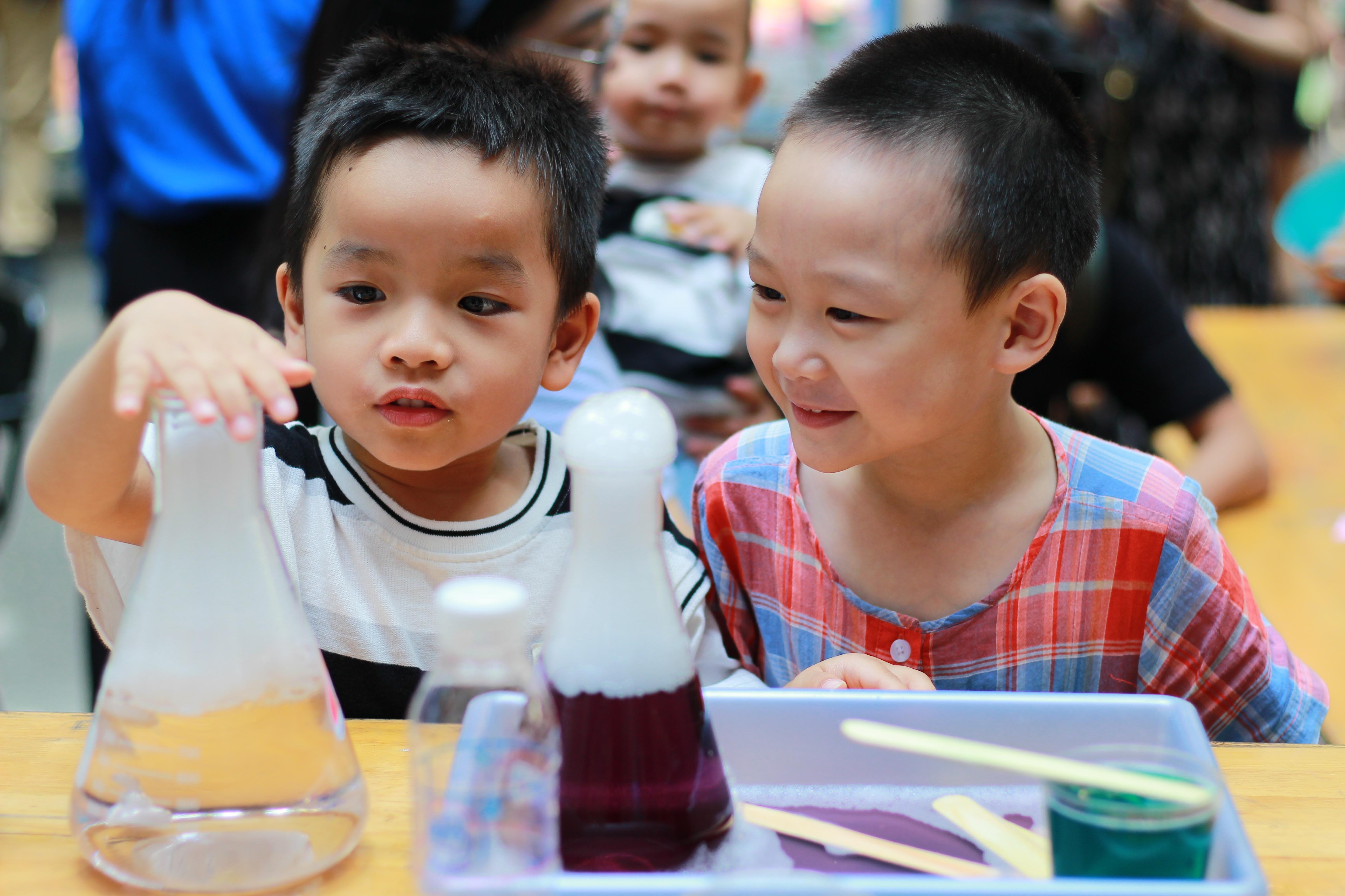 Khoa hoc & kham pha anh 3