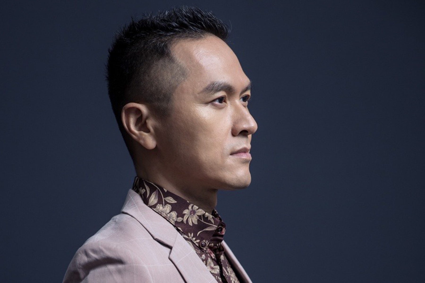 Nha van Kevin Chen gui loi chao doc gia Viet Nam hinh anh