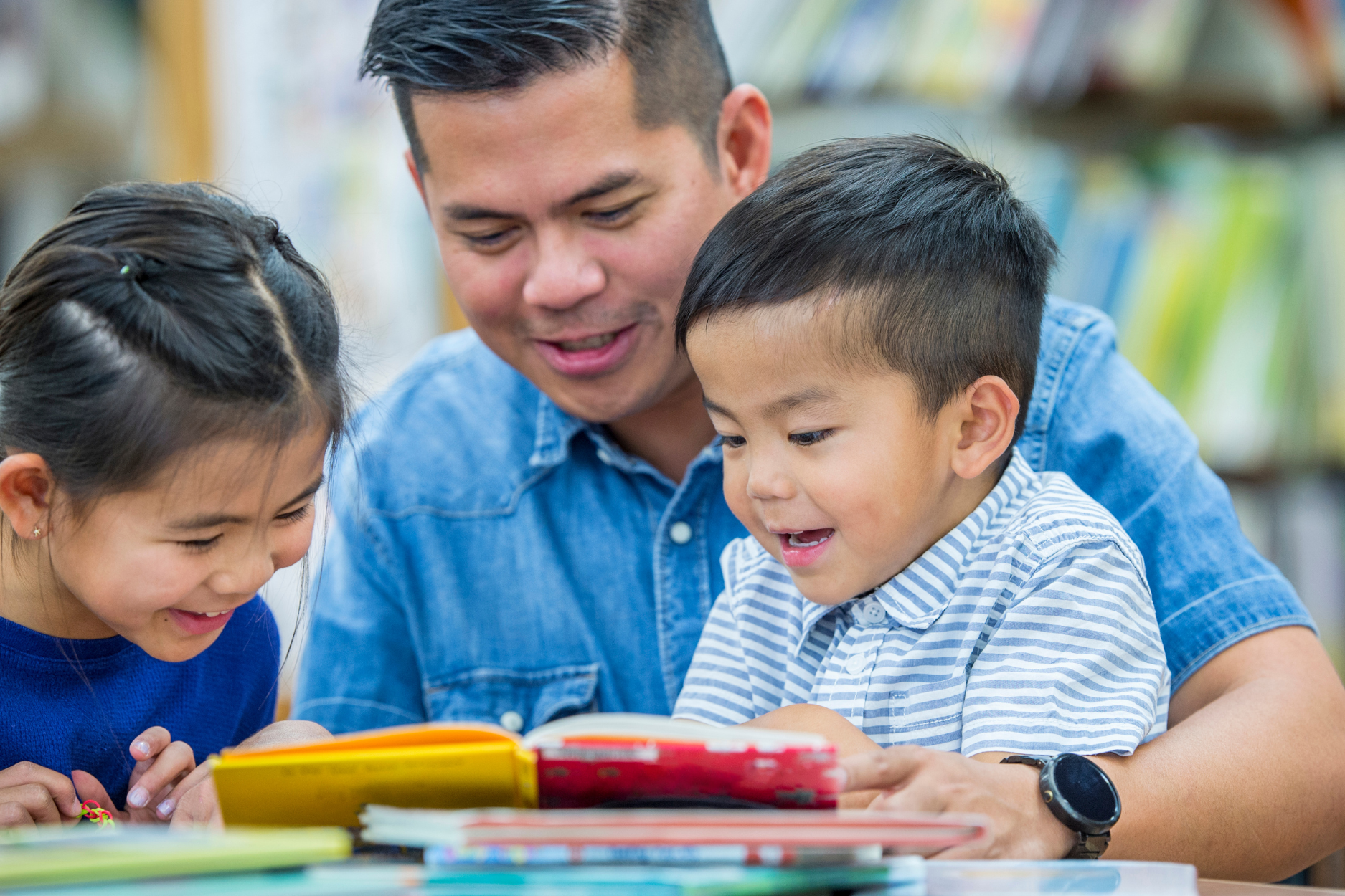 Can chuan bi gi de tre co thoi quen doc som hinh anh