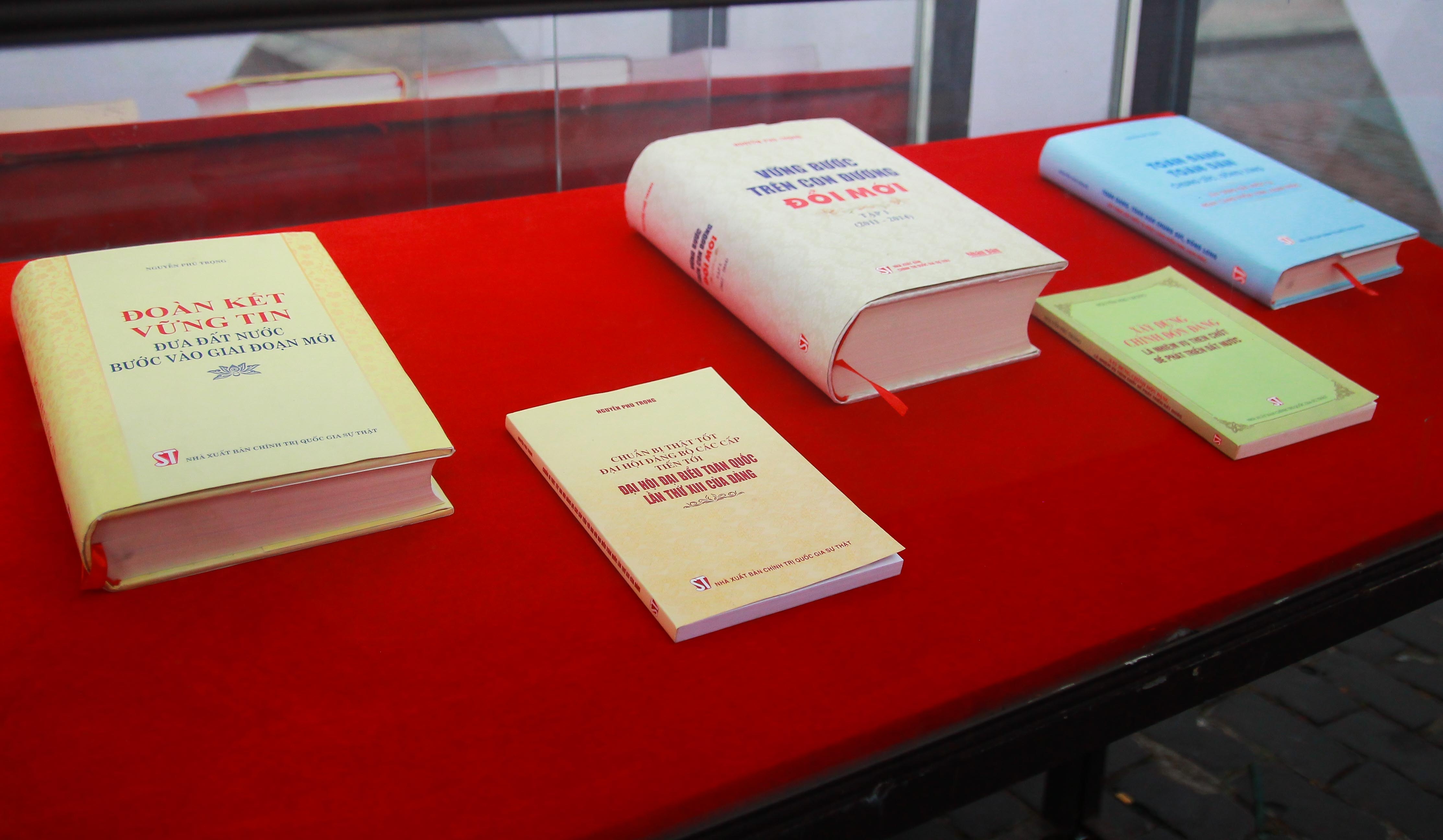 Hoi sach TP.HCM anh 6