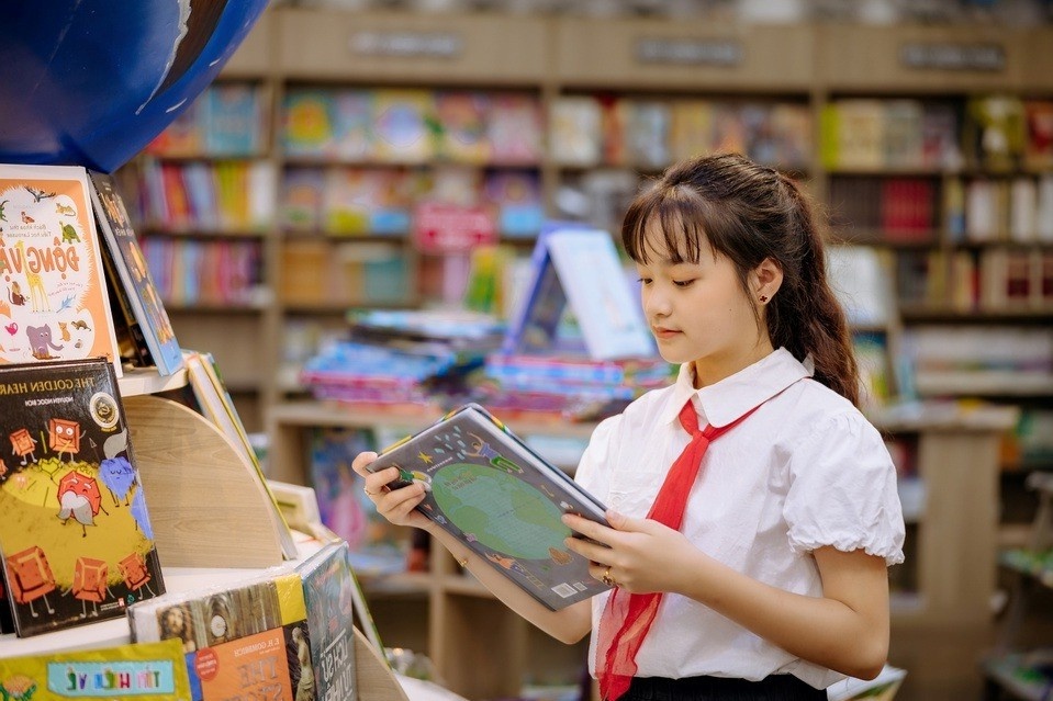 Phat trien van hoa doc thong qua cac tu sach cong dong hinh anh