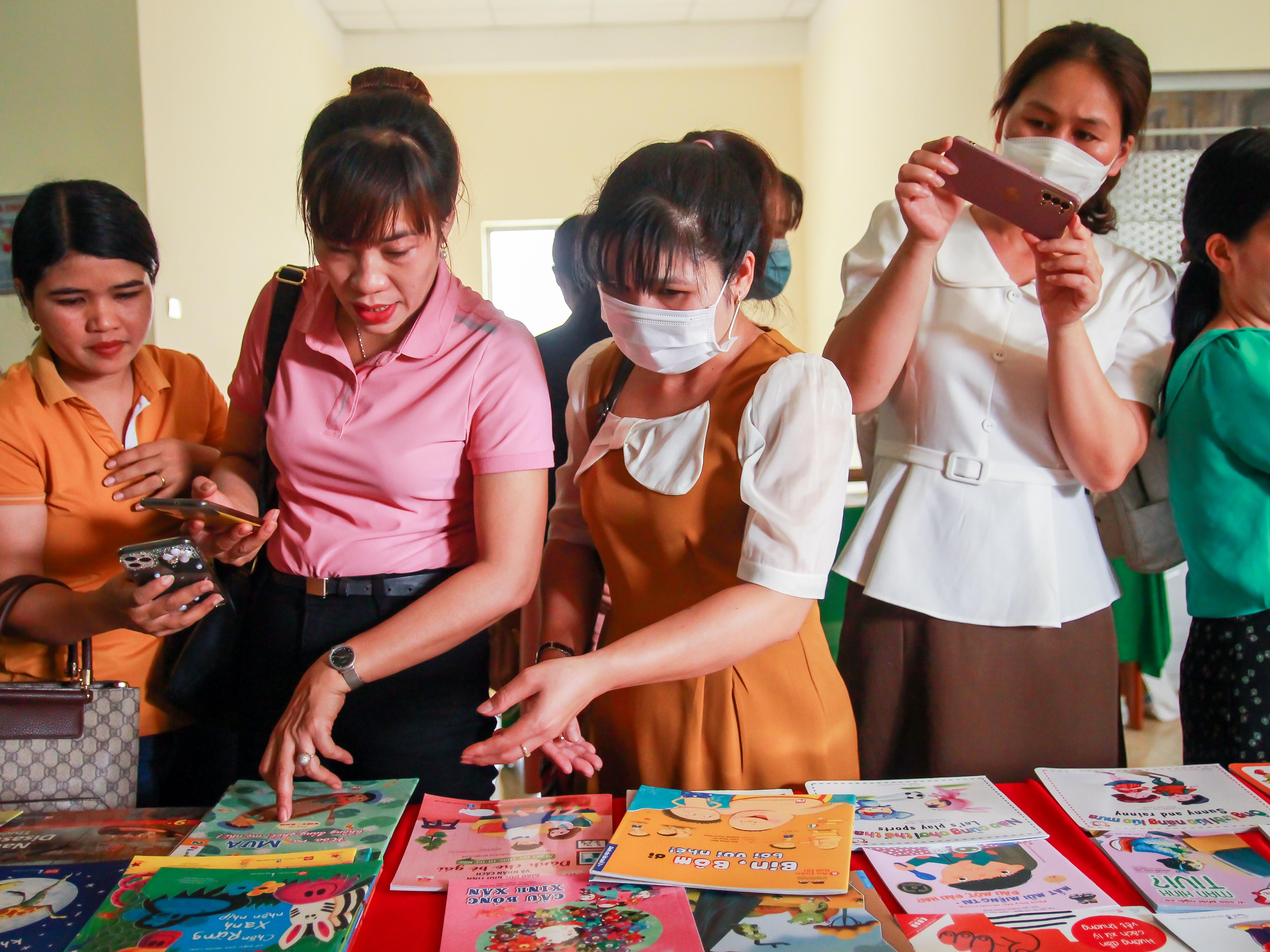 thoi quen doc cho tre anh 4