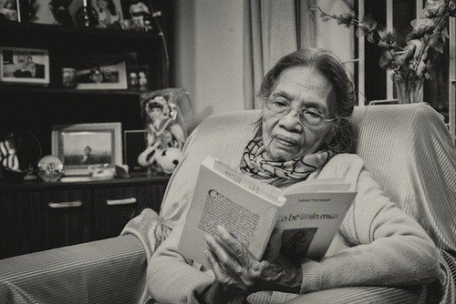 Pho giao su, nha giao uu tu Dang Thi Hanh qua doi hinh anh