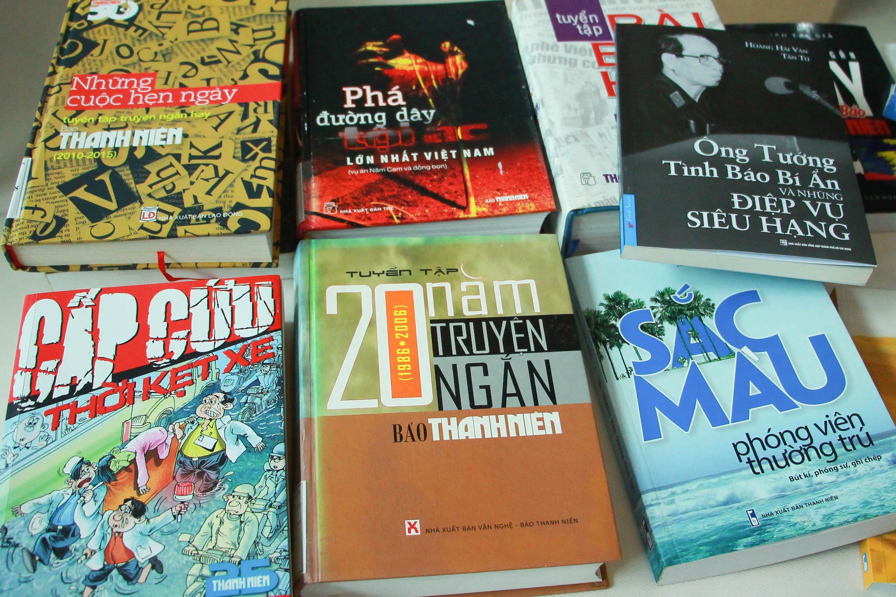 'The gioi sach' cua nguoi lam bao hinh anh