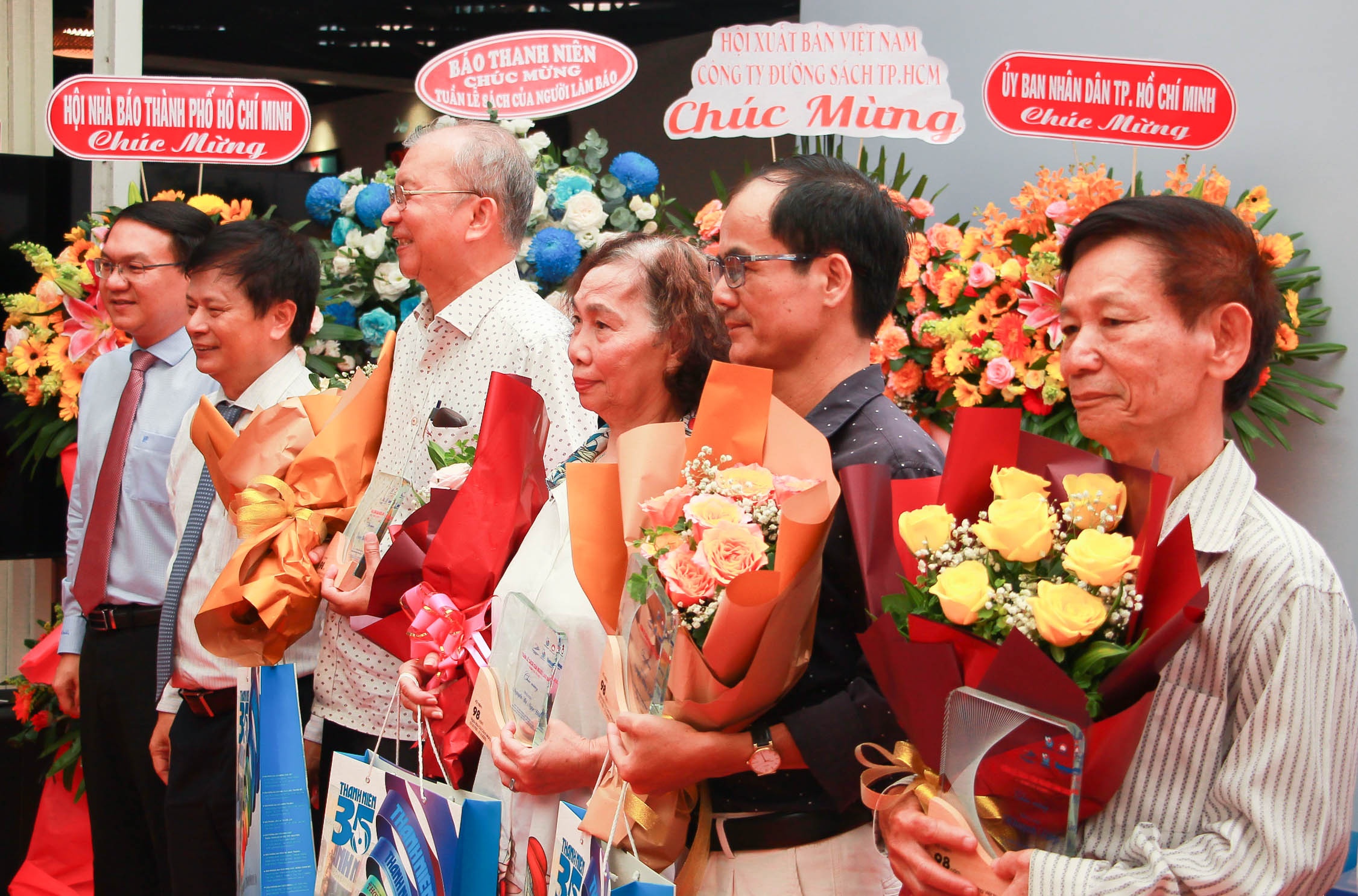 Sach cua nguoi lam bao anh 8