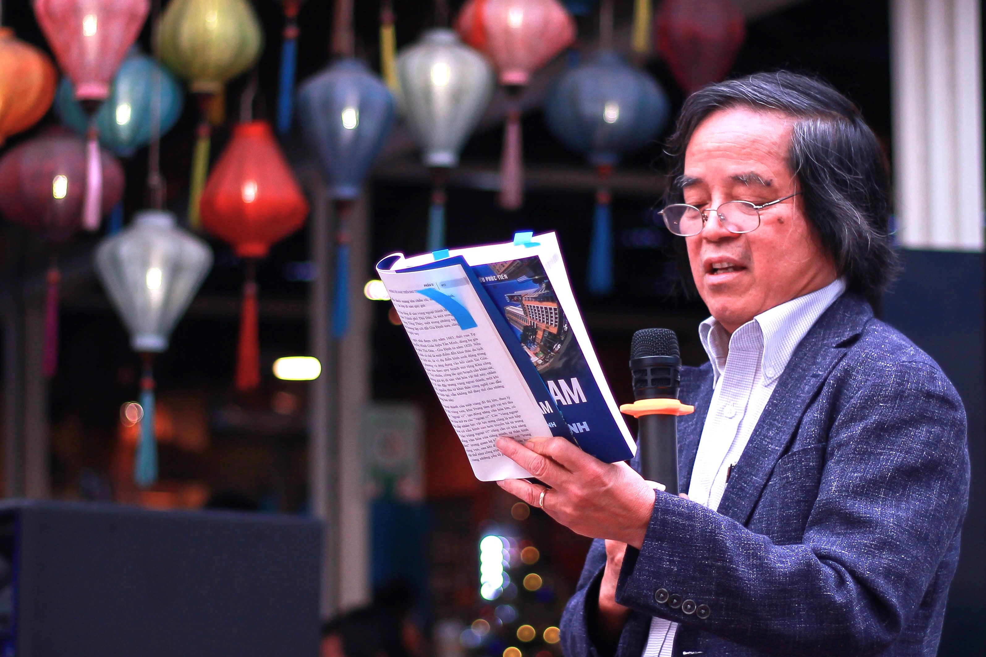 GS Tran Van Tho: 'Do thi cu phat trien, di san hay giu lai' hinh anh