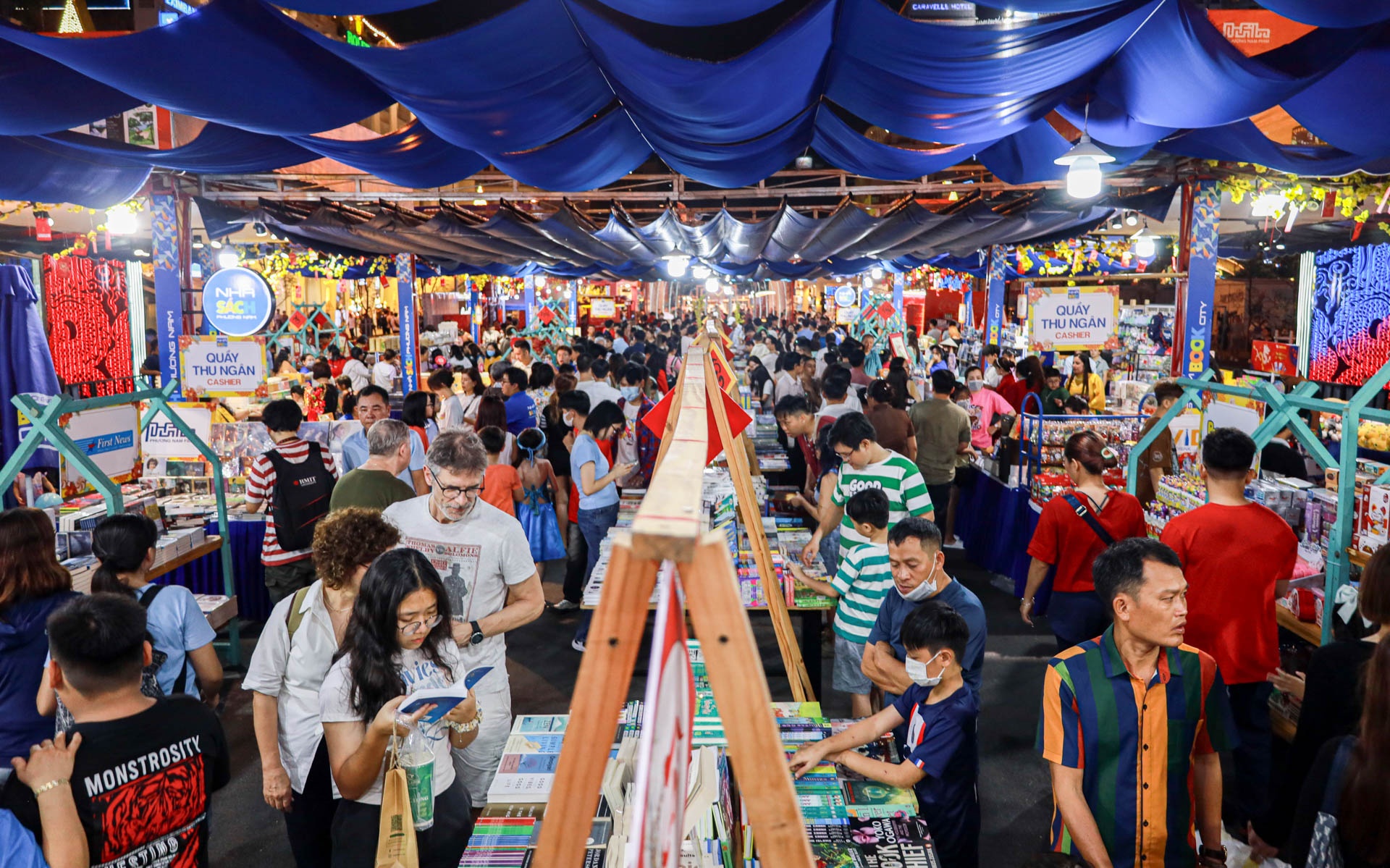 Duong sach Tet 2024 anh 1