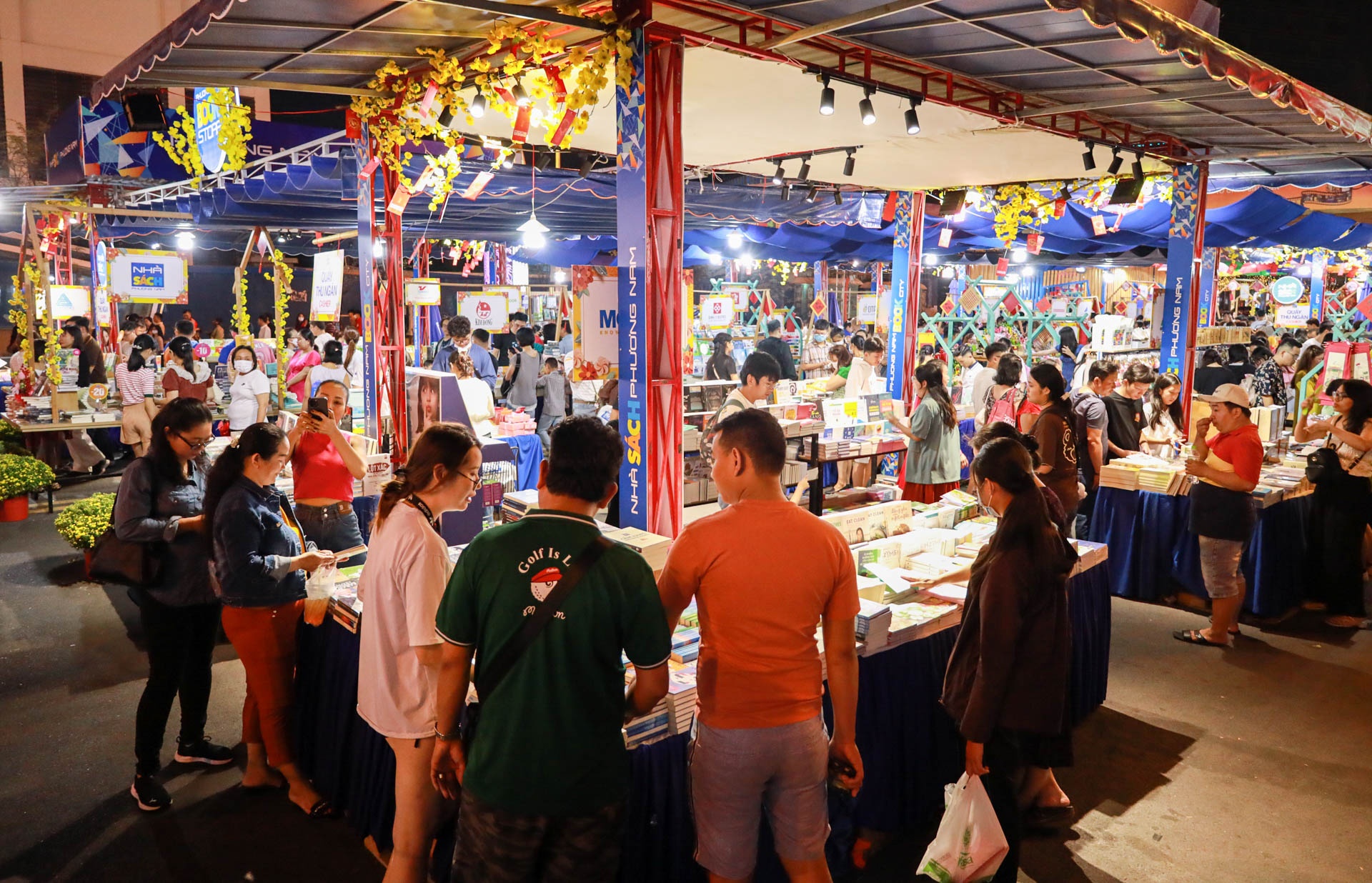 Duong sach Tet 2024 anh 6