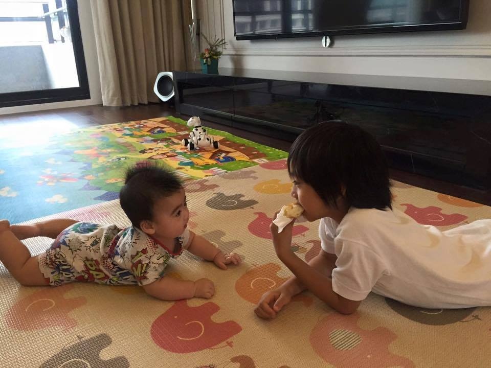 Lam Chi Dinh khoe con anh 3