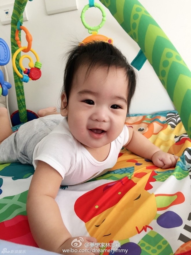 Lam Chi Dinh khoe con anh 6