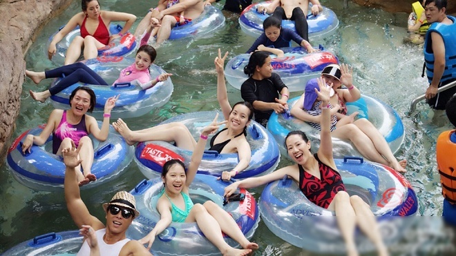 Gia dinh Chan Tu Dan nghi ngoi anh 2