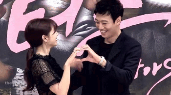 Kim Rae Won nguong vi phai noi loi sen voi Park Shin Hye hinh anh