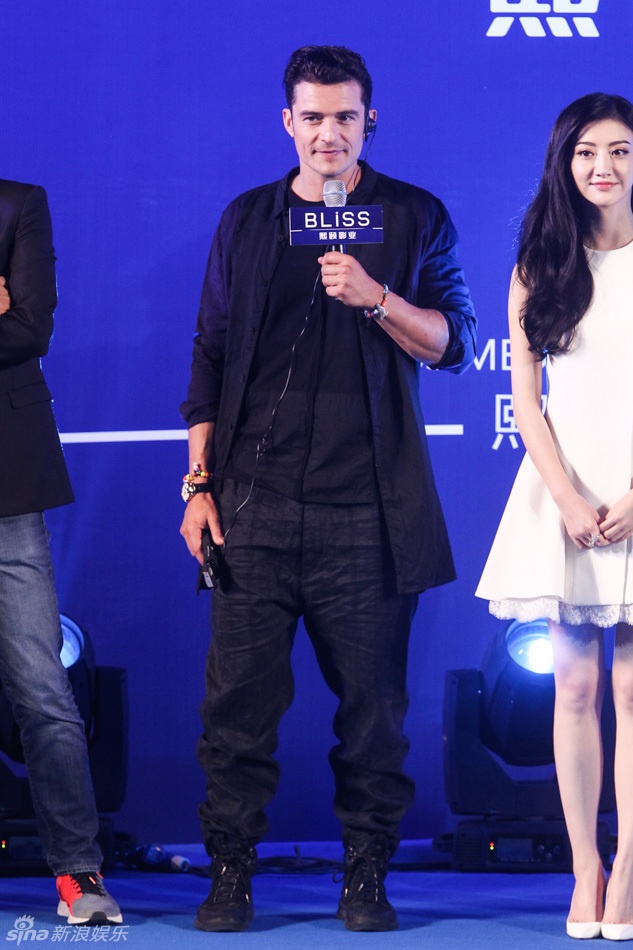 Orlando Bloom ben dien vien Trung Quoc anh 1