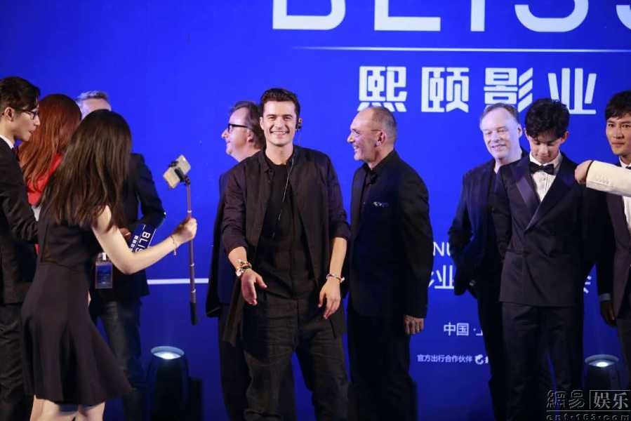 Orlando Bloom ben dien vien Trung Quoc anh 6