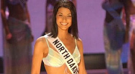 Hoa hau bat ngo qua doi tai nha rieng o tuoi 37 hinh anh