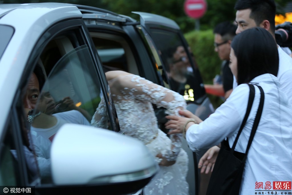 Anglababy su co trang phuc anh 3