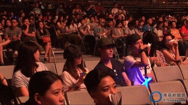 Lam Tam Nhu va Hoac Kien Hoa hen ho anh 1