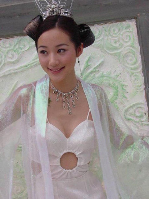 Trang phuc phim co trang anh 8