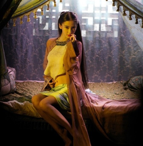 Trang phuc phim co trang anh 2