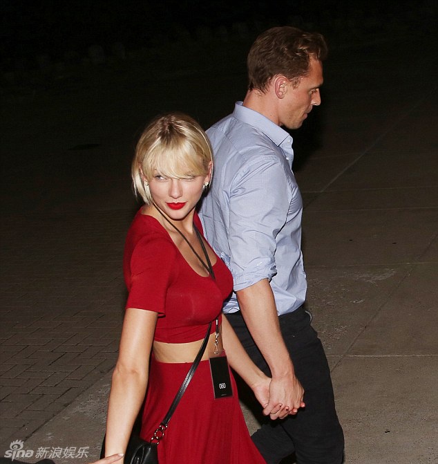 Taylor Swift hen ho Tom Hiddleston anh 1