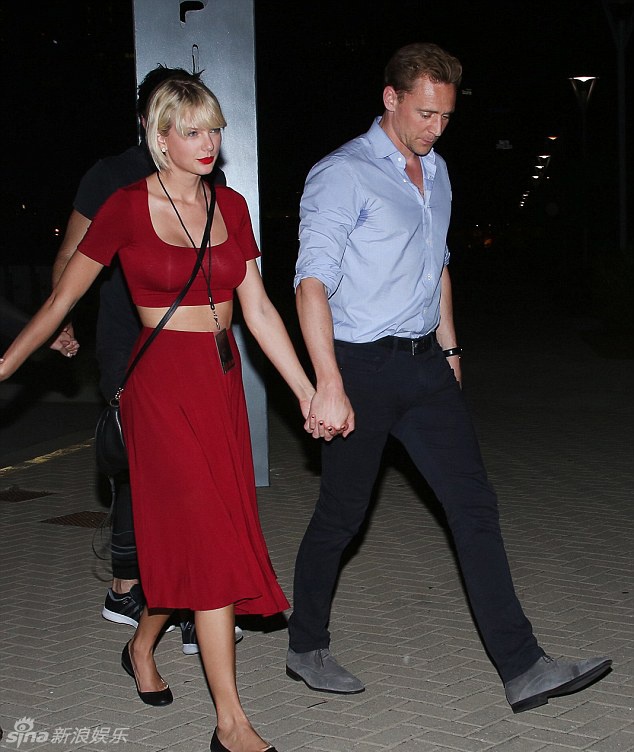 Taylor Swift hen ho Tom Hiddleston anh 2
