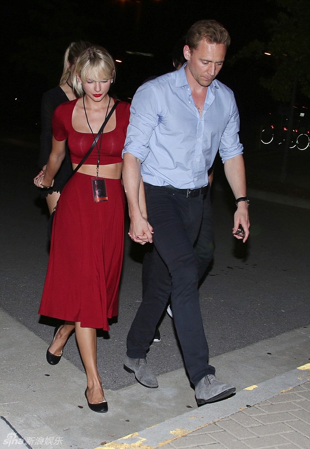 Taylor Swift hen ho Tom Hiddleston anh 4