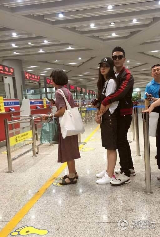 Huynh Hieu Minh va Angelababy o san bay anh 3